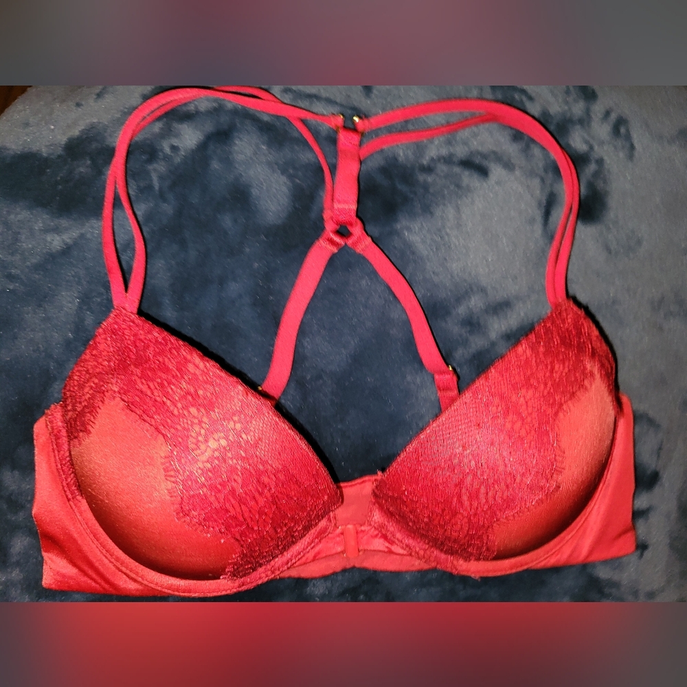 Victoria's Secret Very Sexy Push-Up Red Front Close 34C with Lace